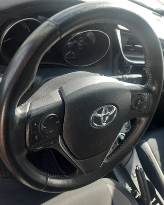 Toyota Auris cena 58500 przebieg: 168020, rok produkcji 2015 z Zbąszyń małe 172
